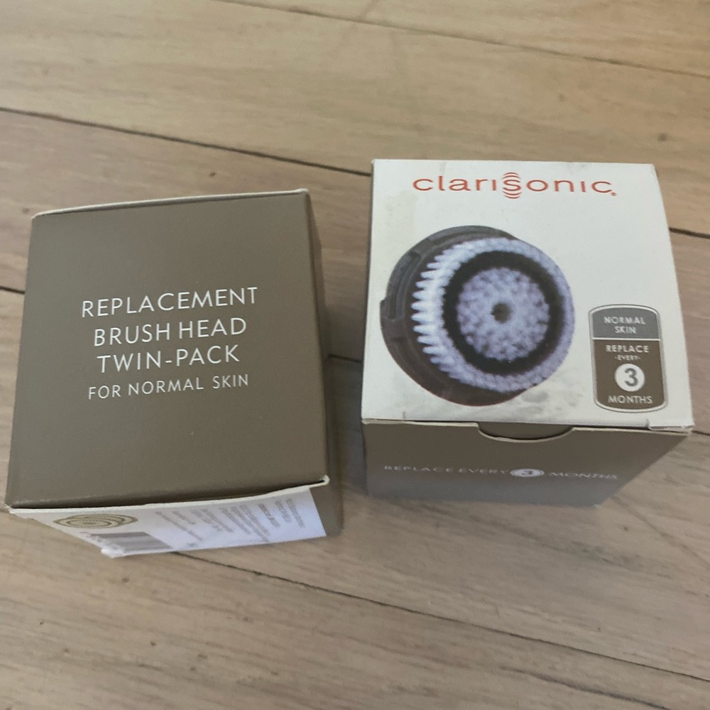 New unopened double boxes of Clarisonic brush heads. 4 total   For “Normal” skin